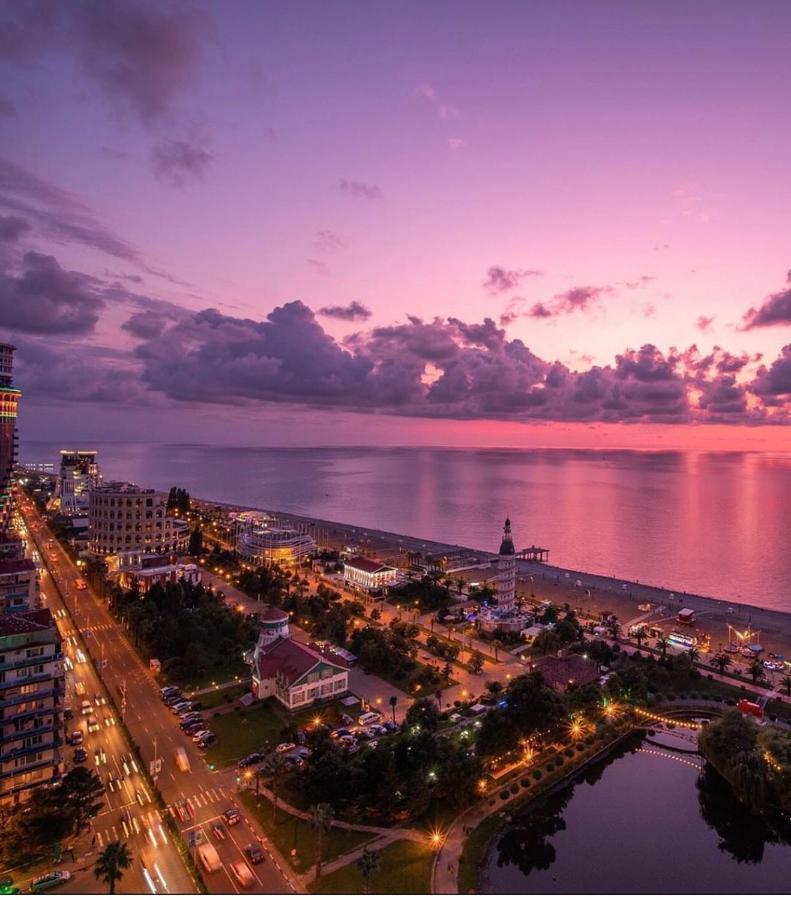 Orbi Luxury Sea View Aparthotel Batumi Exteriör bild