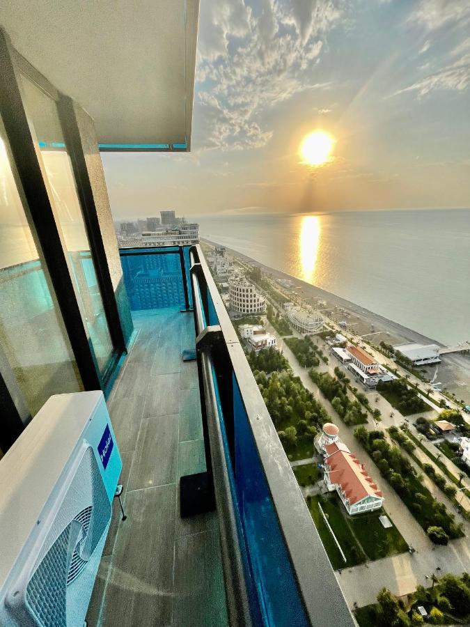 Orbi Luxury Sea View Aparthotel Batumi Exteriör bild